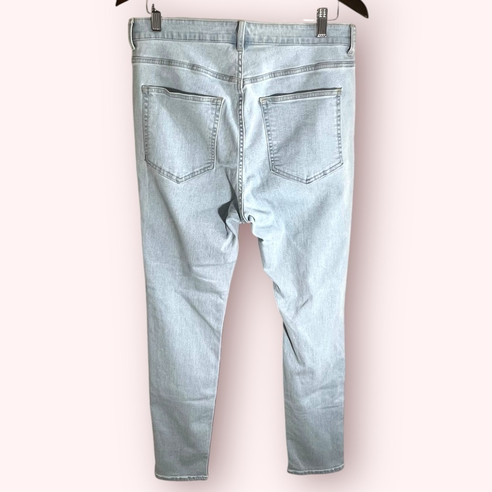 H&M Ultra High Rise Curvy Jeggings Light Blue Women's Jeans Size 12 - Picture 3 of 5